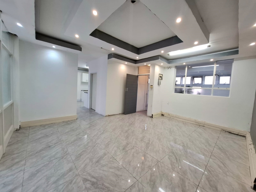 To Let Commercial Property for Rent in Oakdale Western Cape